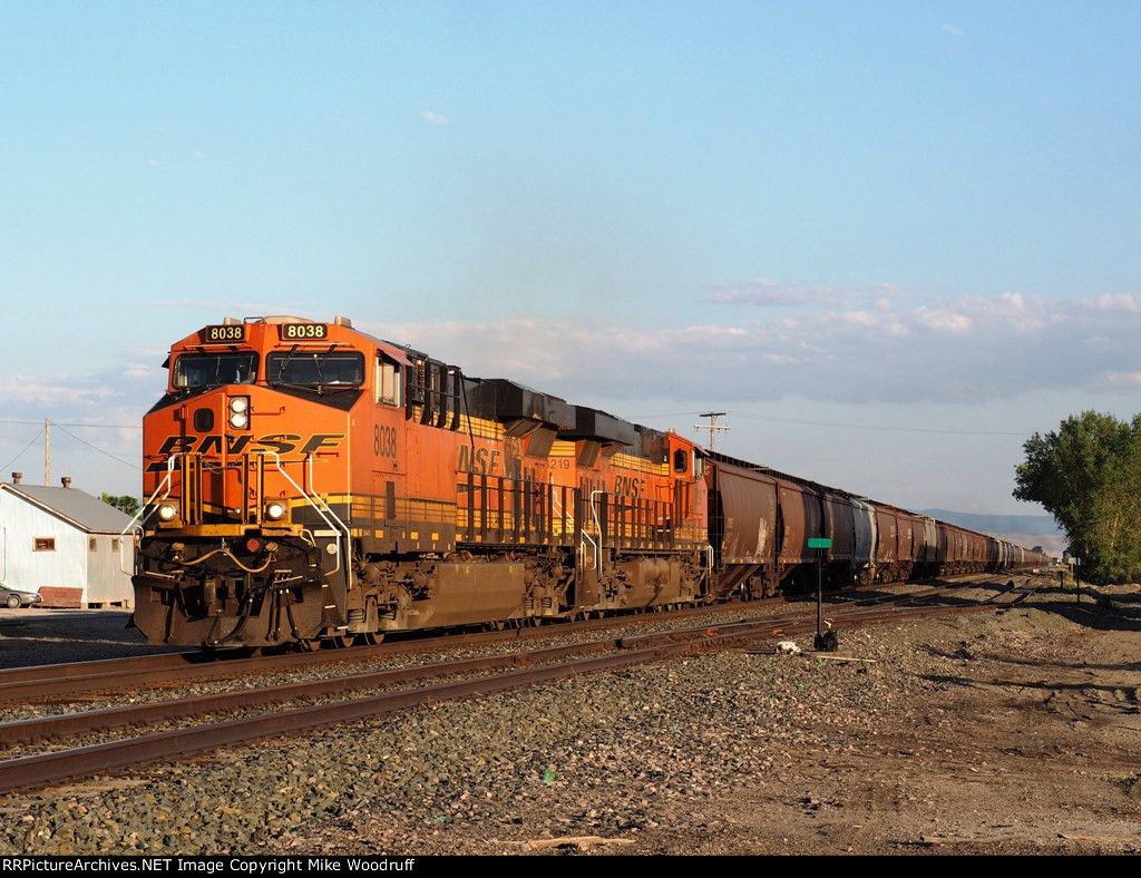 BNSF 8038